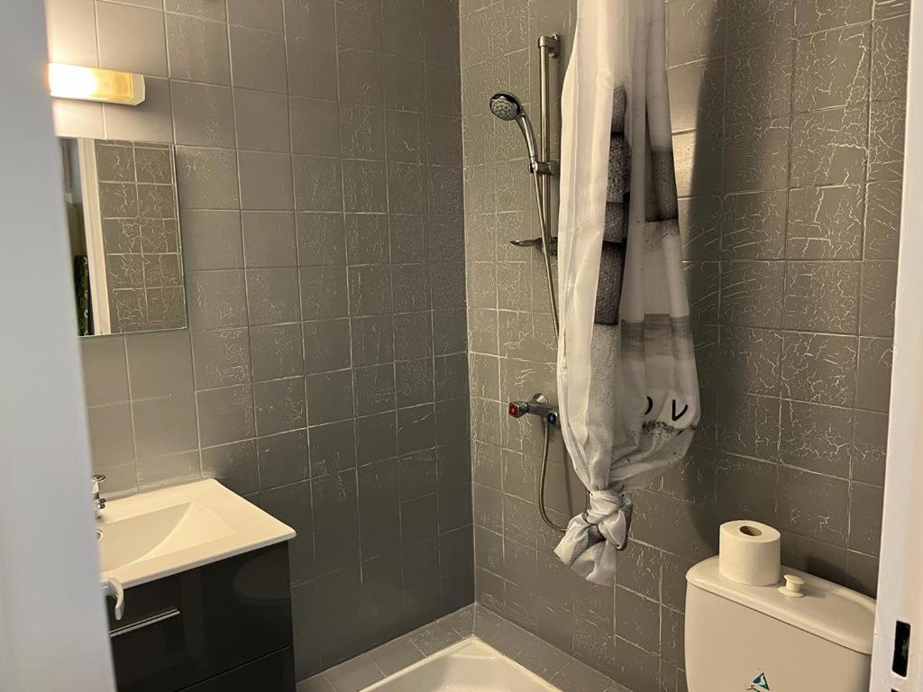 Agreable Appartement En Rez-De-Jardin A 450M De La Mer Sainte-Anne Eksteriør bilde