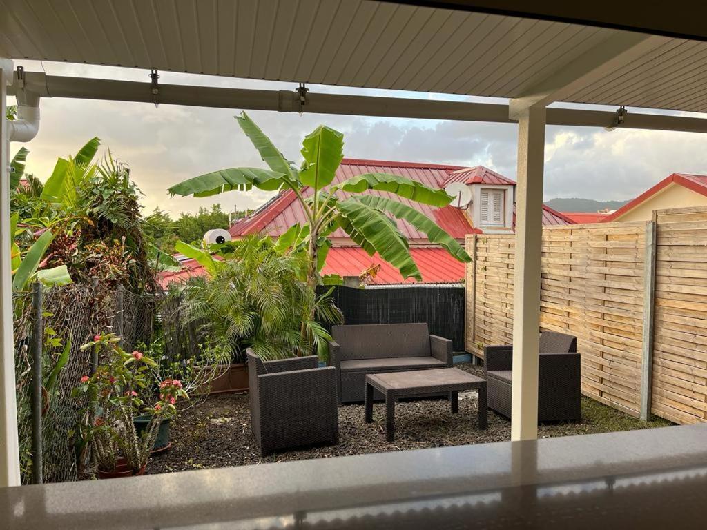 Agreable Appartement En Rez-De-Jardin A 450M De La Mer Sainte-Anne Eksteriør bilde